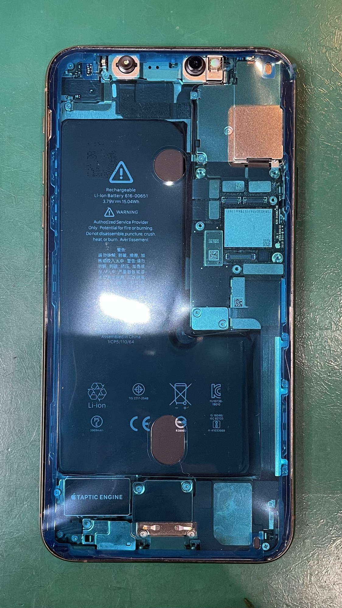 耐水テープを貼付したiPhone11ProMax