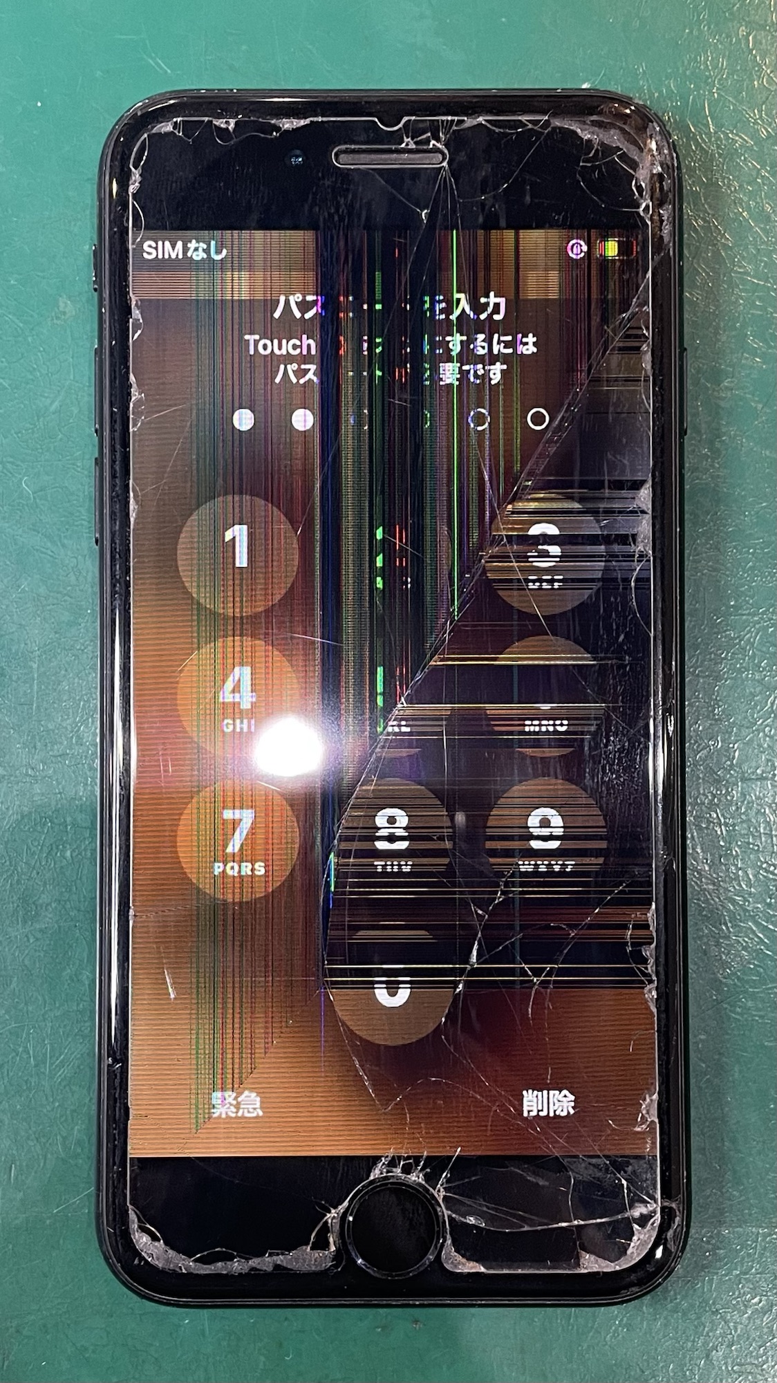 液晶破損のiPhoneSE2